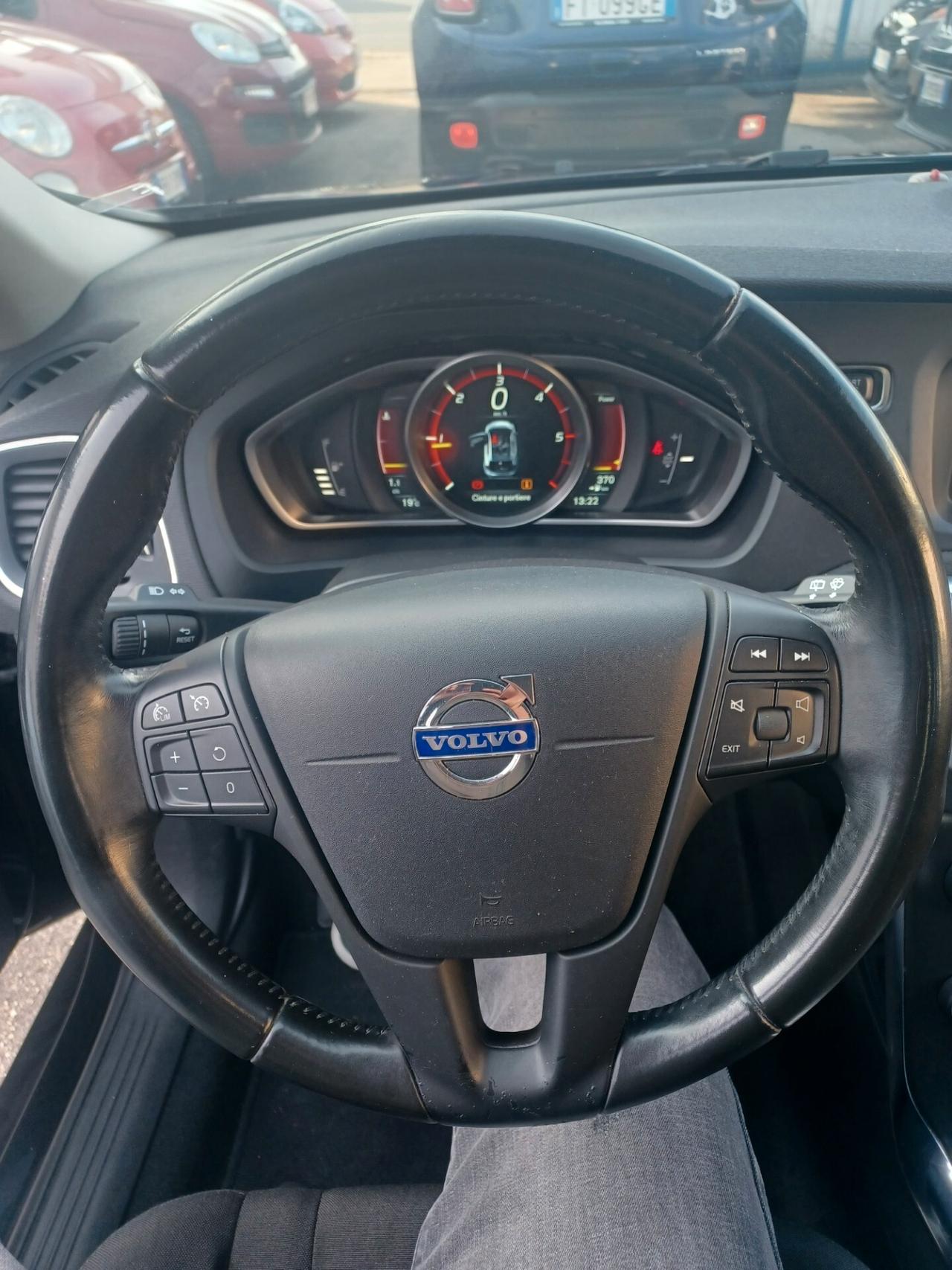 Volvo V40 D2 1.6 Momentum 2015 UNICO PROPRIETARIO