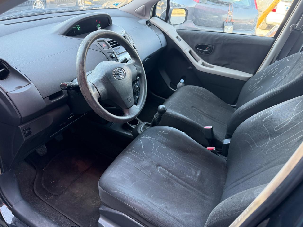 Toyota Yaris 1.0 Benzina 2010 - NEOPATENTATI