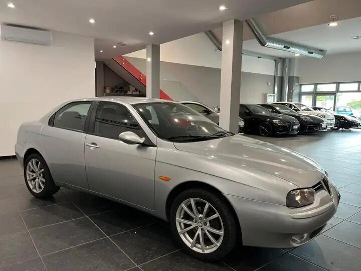 Alfa Romeo 156 2.5i V6 24V cat Distinctive