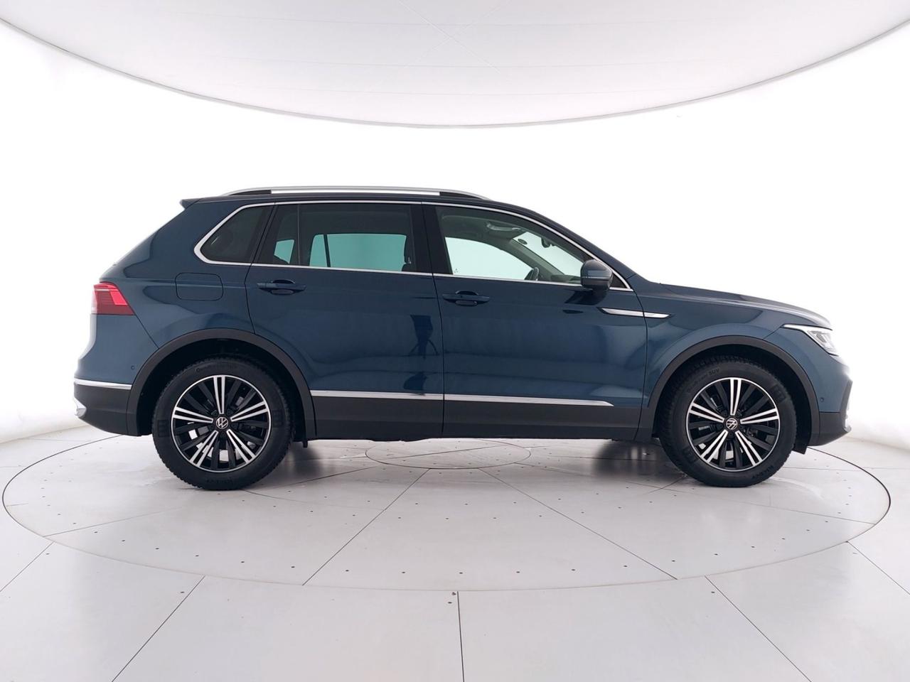 VOLKSWAGEN Tiguan 2.0 tdi Elegance 150cv dsg CAMERA+ACC+APP CONNECT