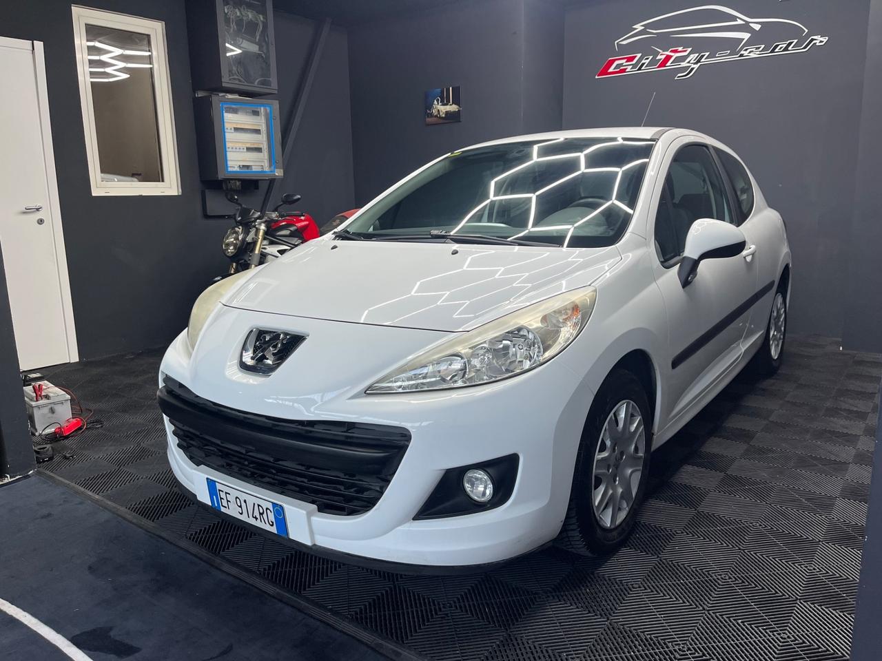 Vendo Peugeot 207 1.4 HDi 70 CV (2011) – Ottimo Stato