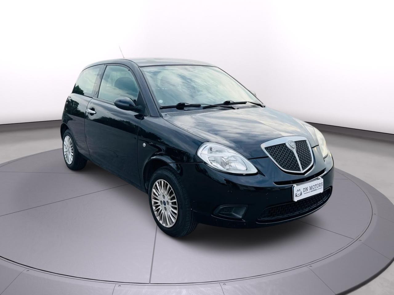 Lancia Ypsilon 1.2 benzina 2008 ottima per neo patentati