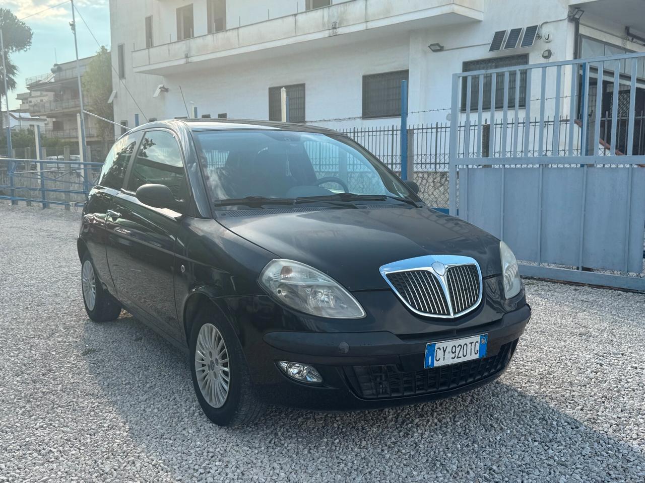Lancia Ypsilon 1.2 Oro GPL clima idroguida