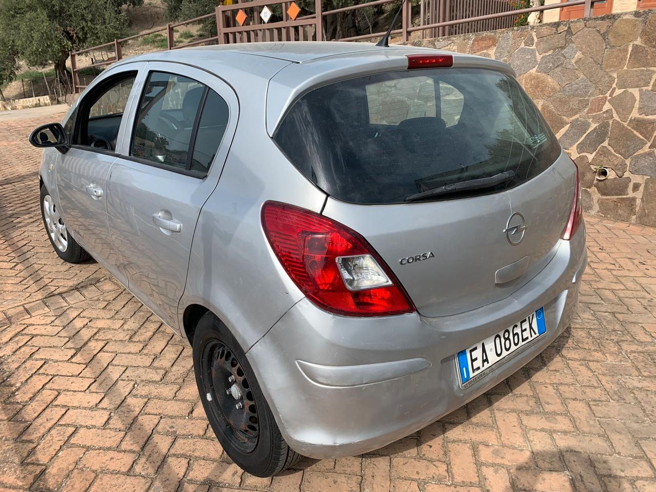 Opel Corsa 1.2 5 porte Enjoy