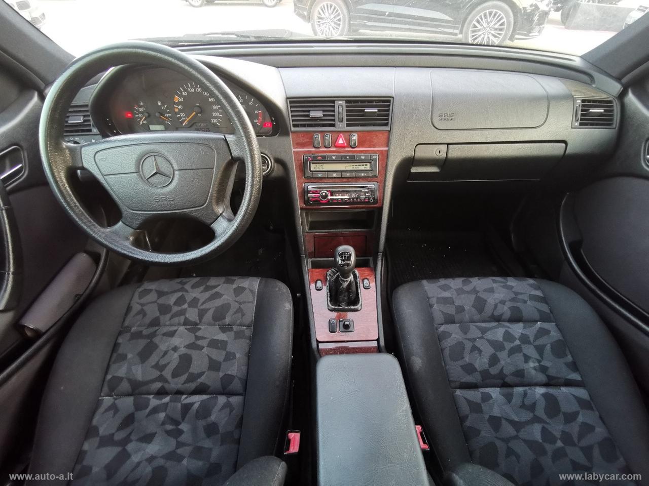 MERCEDES-BENZ C 250 TD Classic CON GANCIO TRAINO