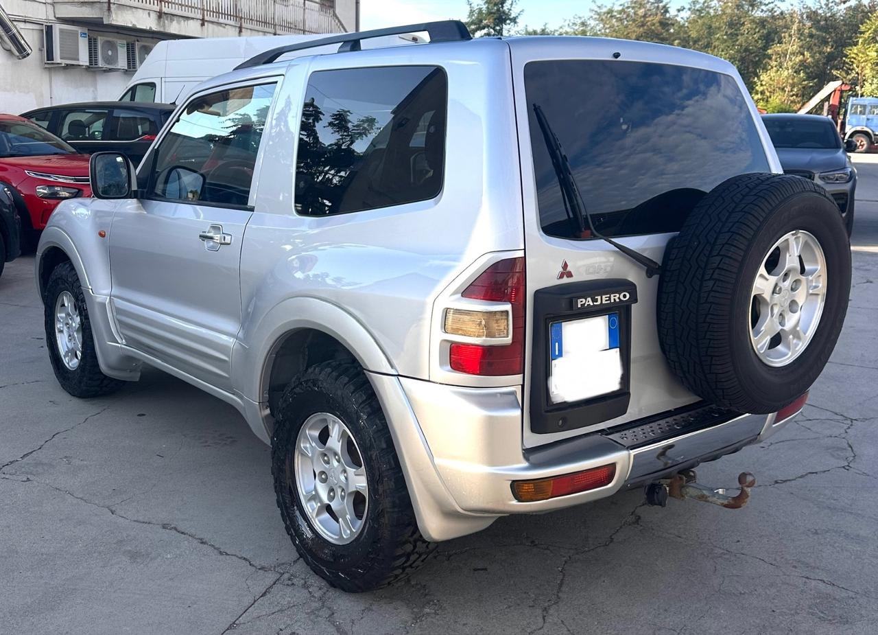 Mitsubishi Pajero 3.2 DI-D 165cv 3p. GLS GANCIO TRAINO
