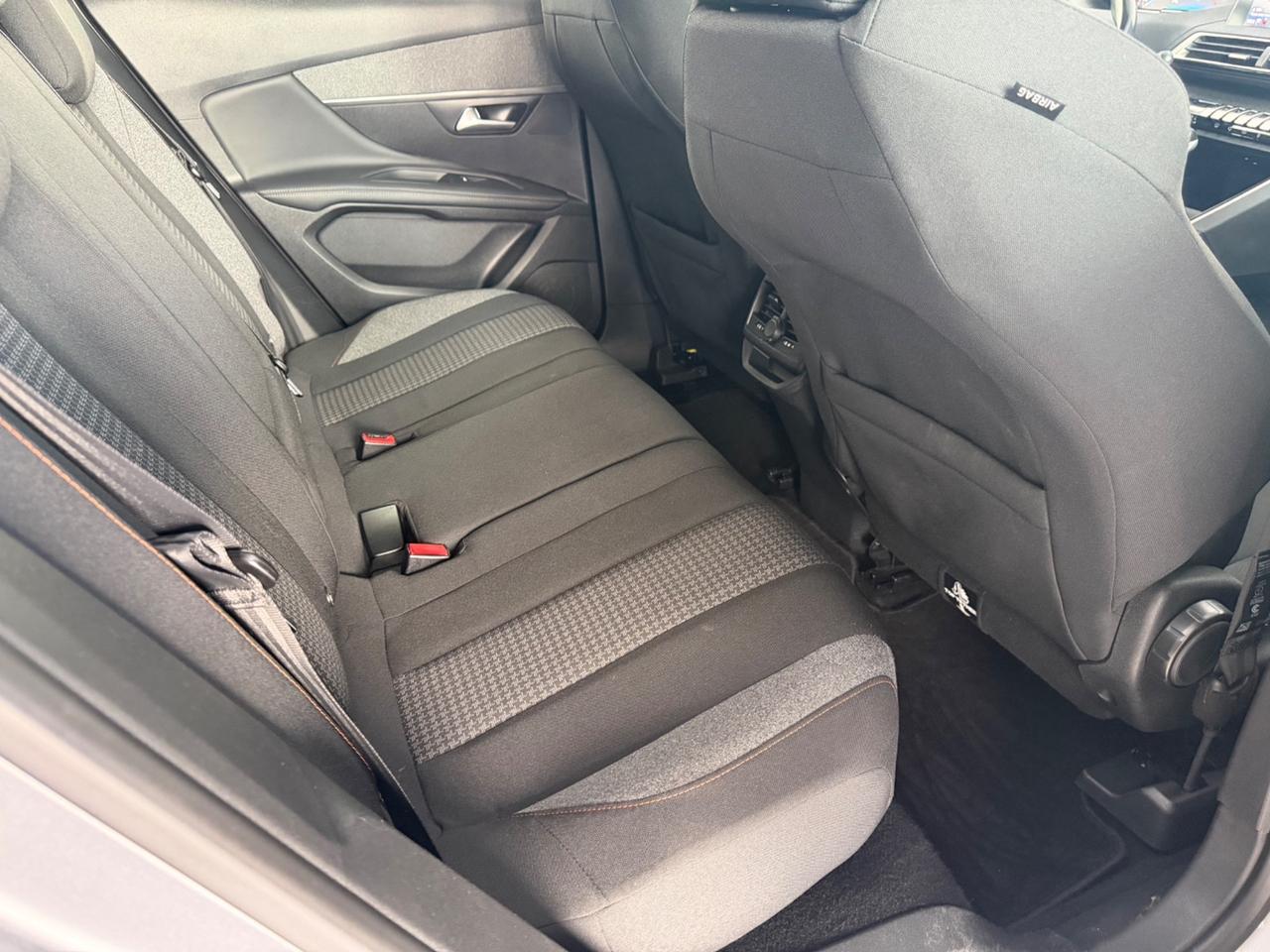 Peugeot 3008 BlueHDi 120 S&S Business