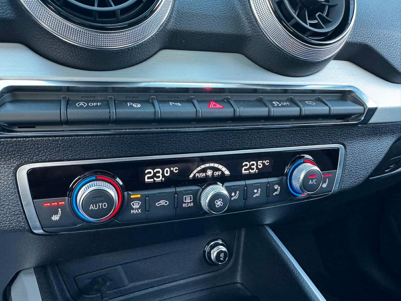 Audi Q2 30 TDI -TETTO A-SLINE INT-