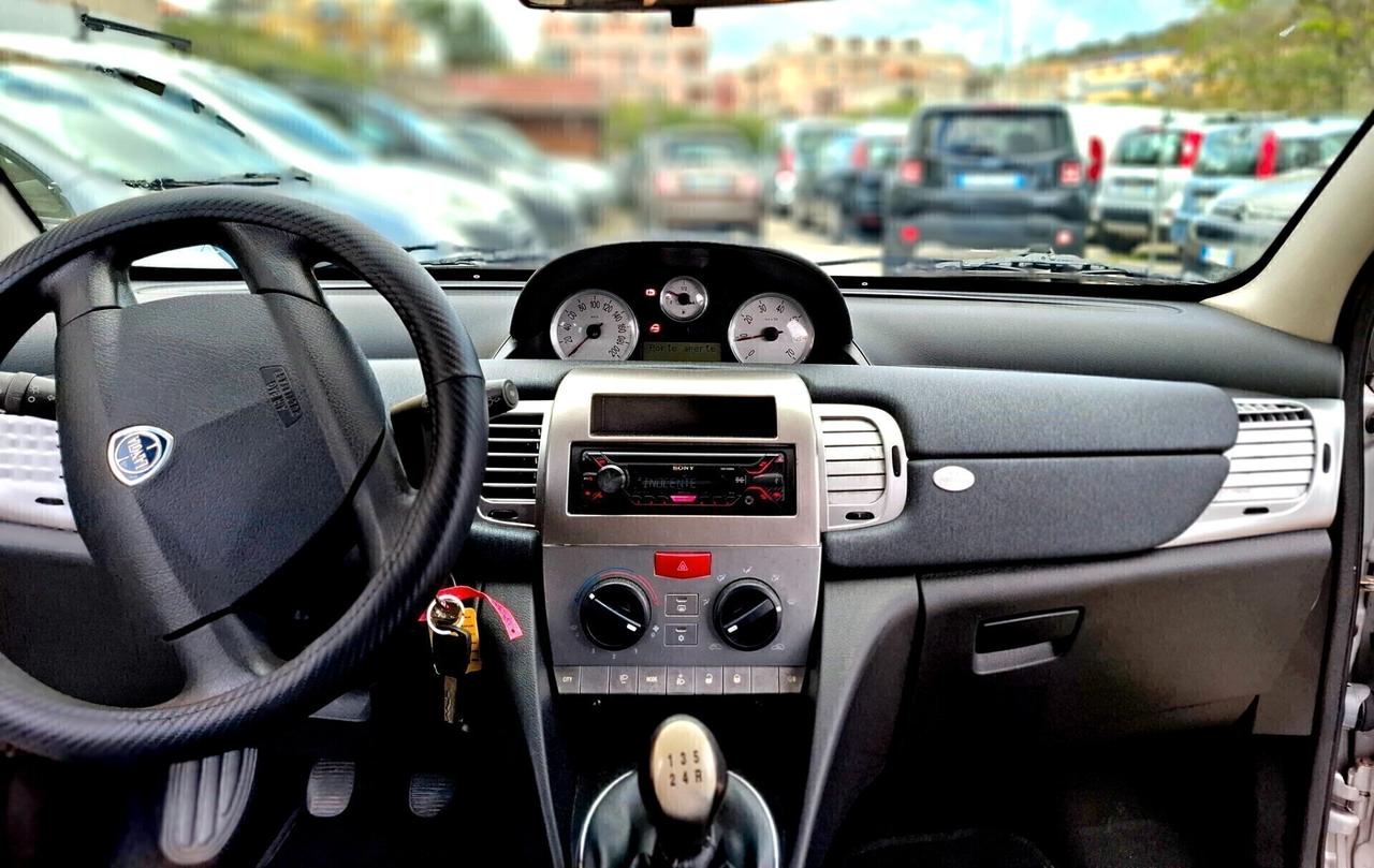 Lancia Ypsilon 1.3 MJT 75 CV neopatentati