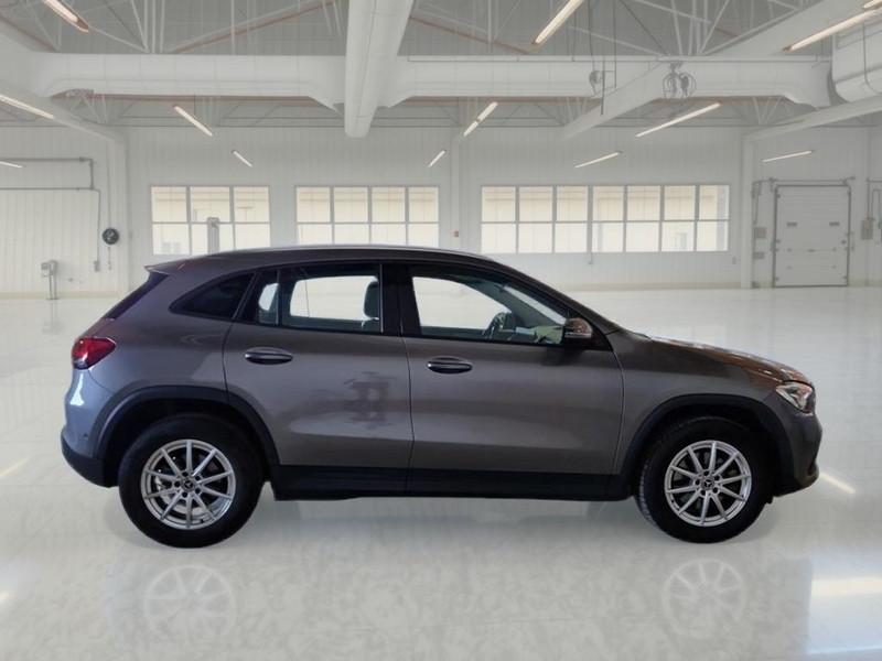 MERCEDES-BENZ GLA 180 d Automatic Business Extra