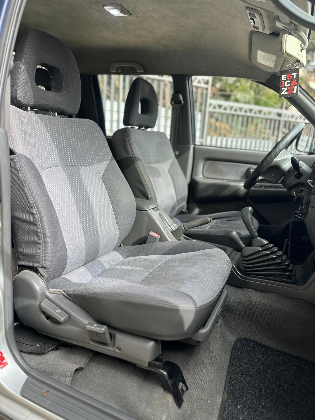 Mitsubishi L200 2.5 TDI 4WD Club Cab Pick-up GLS