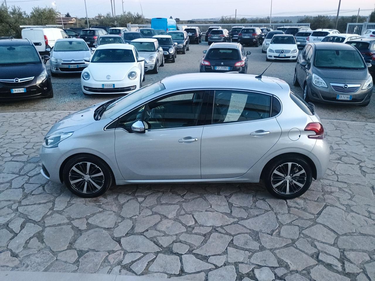 Peugeot 208 BlueHDi 75 5 porte Allure