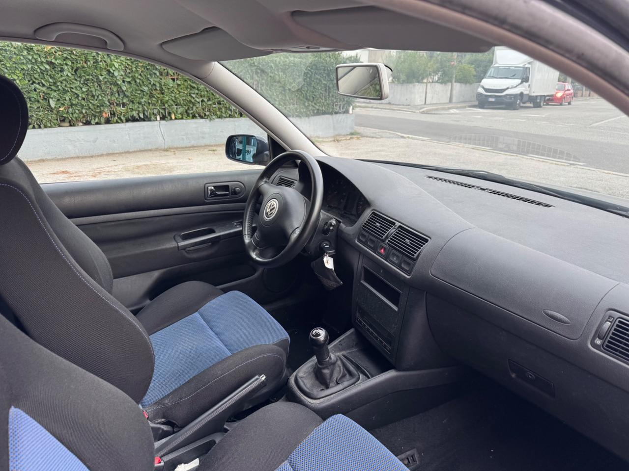 Volkswagen Golf 1.6 cat 3 porte