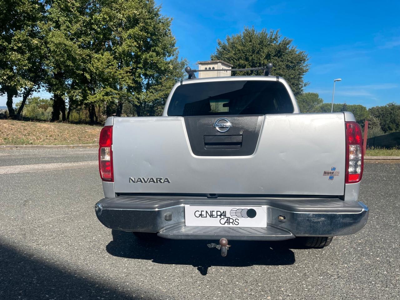 Nissan Navara 2.5 dCi 4 porte Double Cab LE CAMBIO AUTOMATICO + GANCIO TRAINO