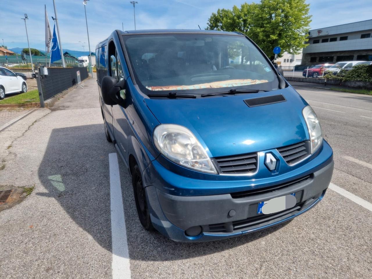 Renault Trafic T29 2.5 dCi/115 PC-TN Passenger Confort 9 POSTI