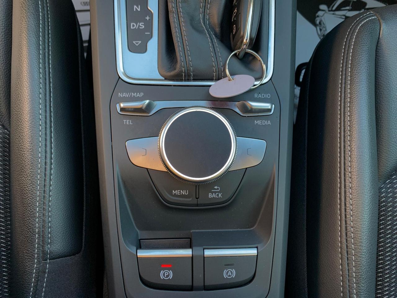 Audi Q2 30 TDI S tronic Identity Black