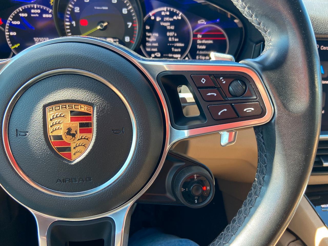 Porsche Cayenne Coupe 3.0 e-hybrid tiptronic