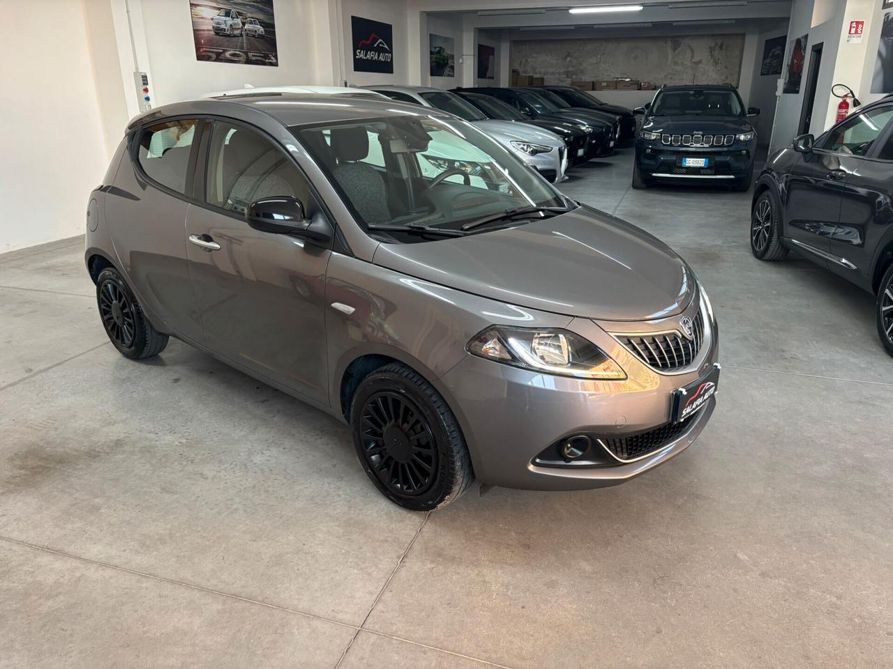 Lancia Ypsilon 1.0 FireFly 5 porte S&S Hybrid Silver Plus