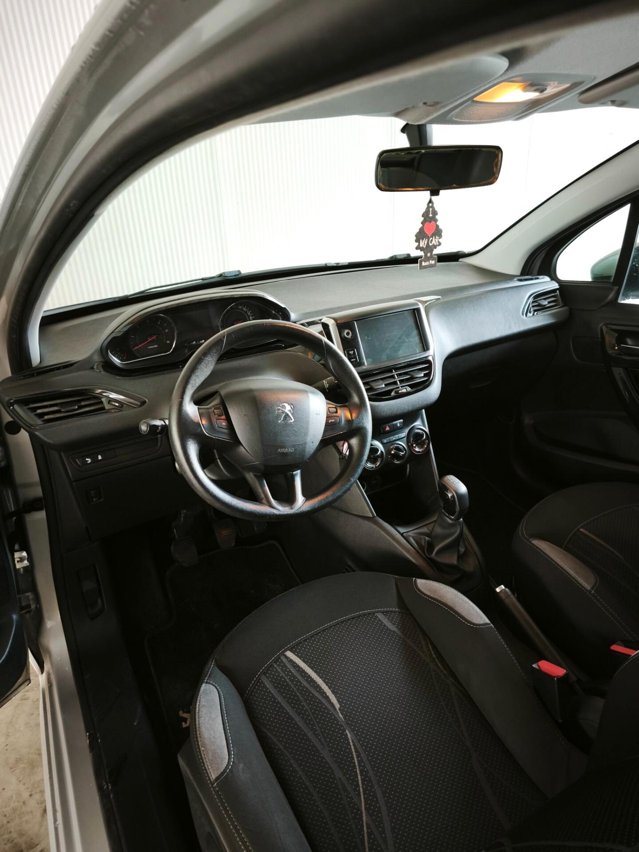 Peugeot 208 1.4 HDi 68 CV 3 porte Allure