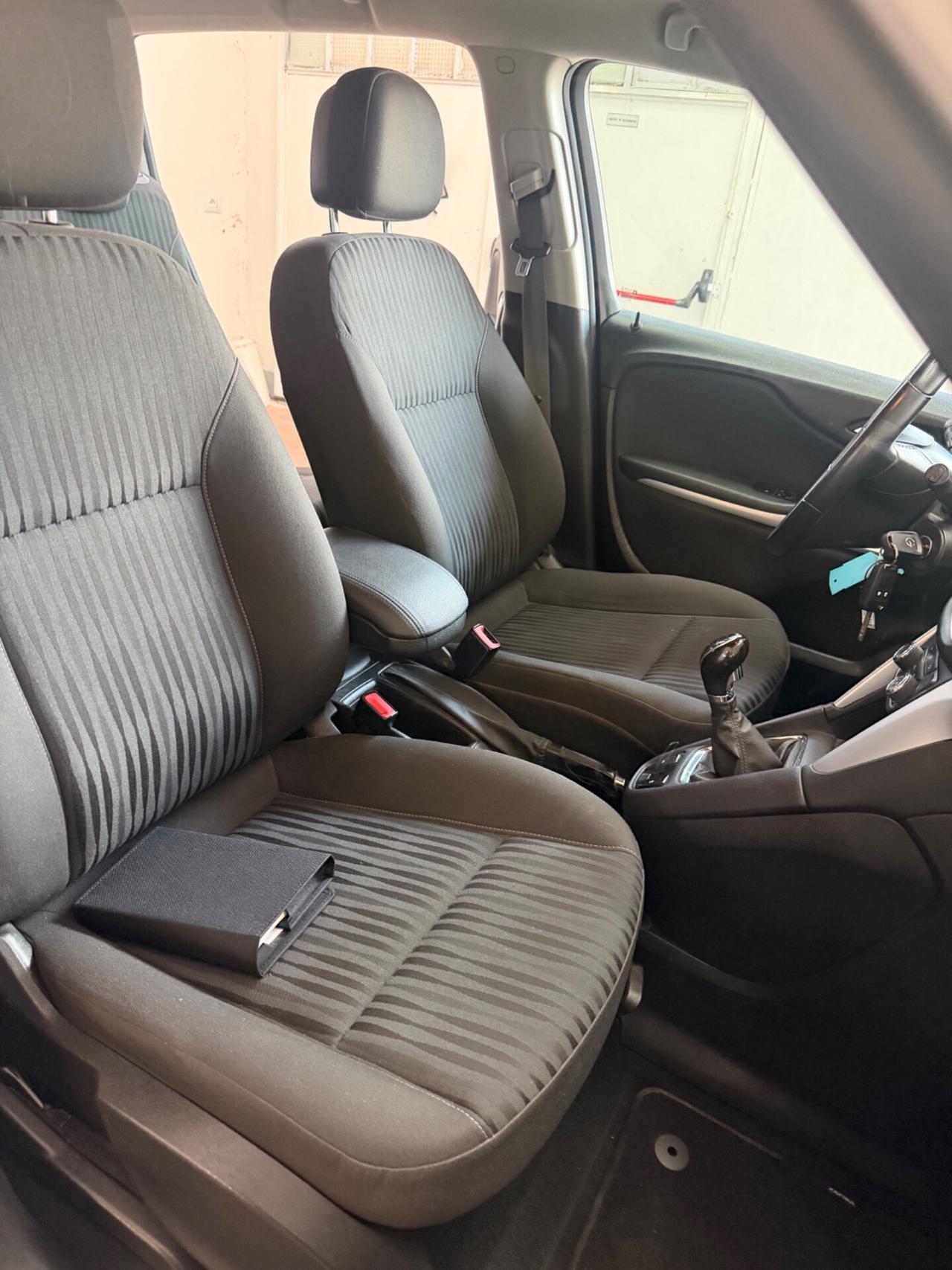Opel Zafira Tourer 1.6 CDTi 7 POSTI