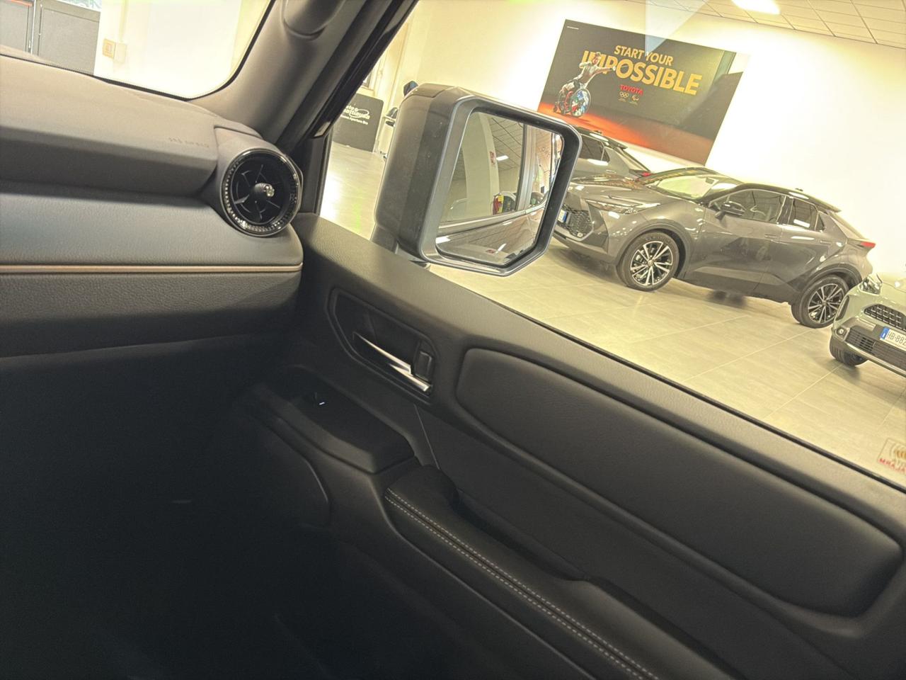 Toyota Land Cruiser 2.8 mhev Adventure awd auto