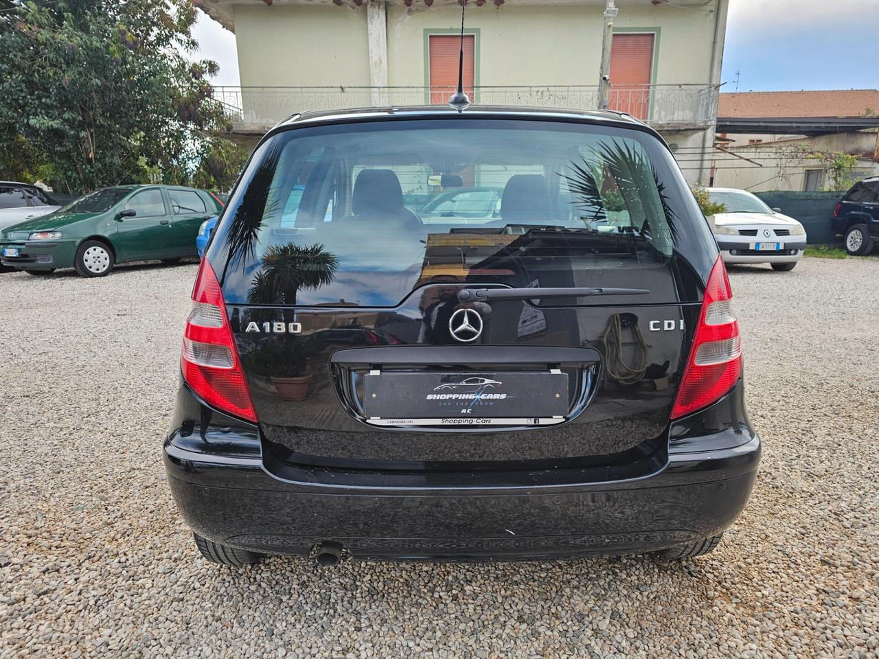 MERCEDES A180CDI 110CV CAMBIO AUTOMATICO ADATTA X NEOPATENTATI