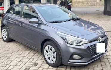 HYUNDAI i20 - 1.2 BENZINA - 5 PORTE CONNECTLINE - ANCHE PER NEOPATENTATI - 2019