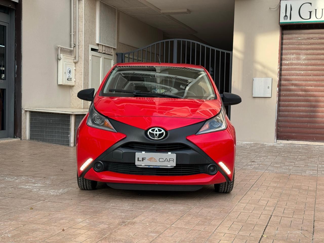 Toyota Aygo 1.0 70 cv 5 porte x-cite