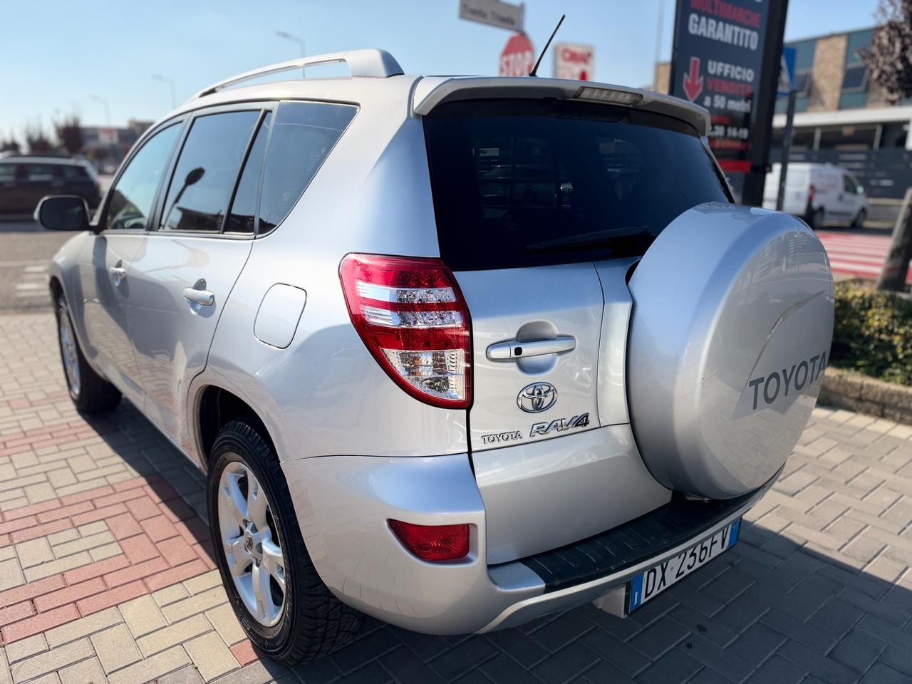 Toyota RAV 4 RAV4 2.2 D-4D 150 CV DPF Luxury