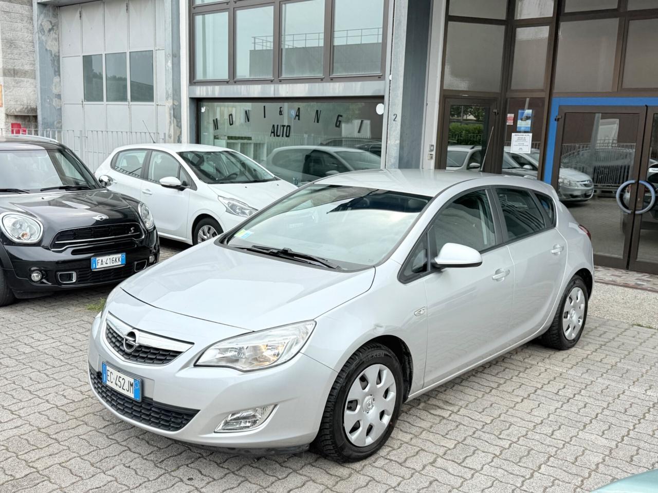 Opel Astra 1.6 115CV 5 porte Cosmo