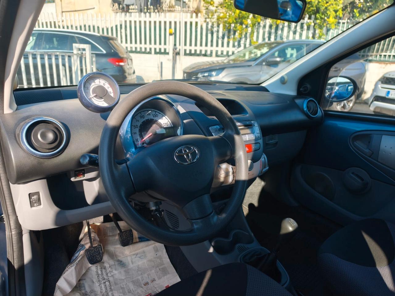 Toyota Aygo 1.0 12V VVT-i 5 porte Sol