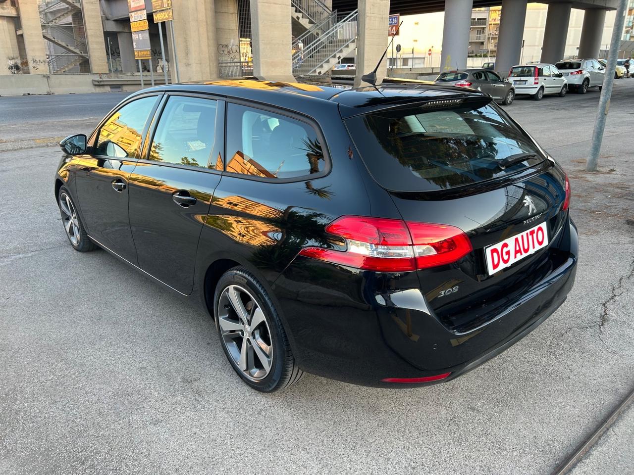 Peugeot 308 sw 1.6 diesel 120 cv 2017 navigatore