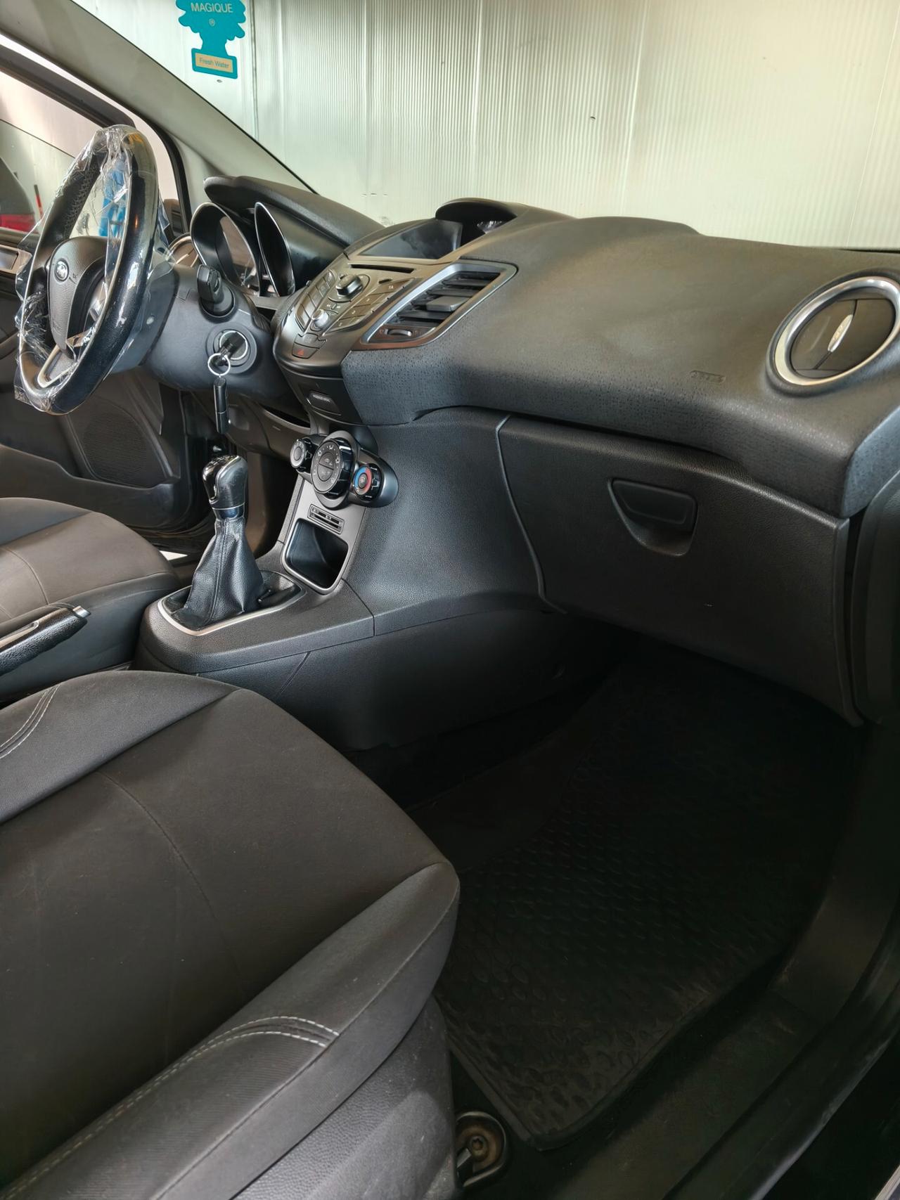 Ford Fiesta 1.5 TDCi 75CV 5 porte Business