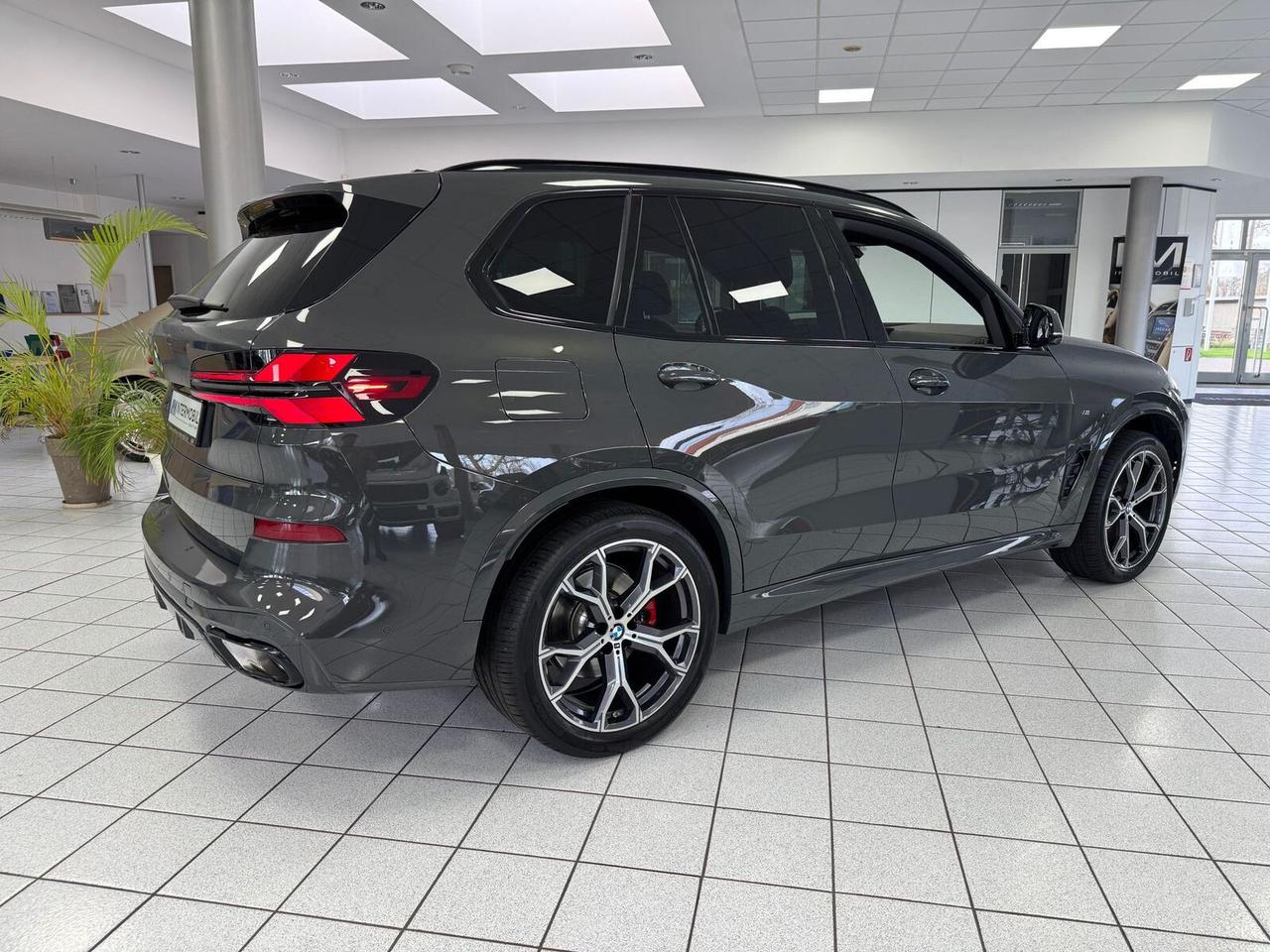 BMW X5 3.0 D AUT M SPORT CV 298 NEW 2025