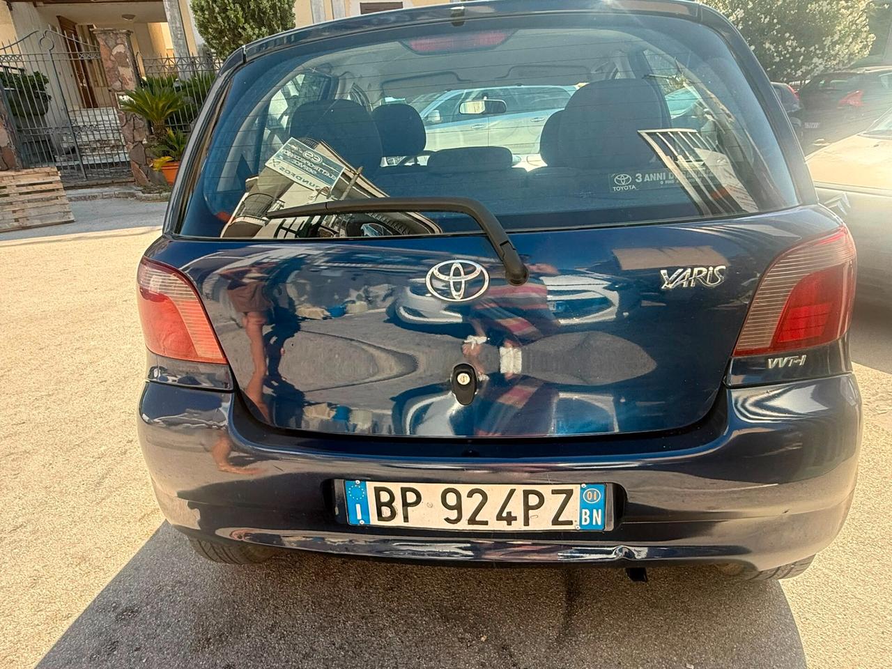 Toyota Yaris 1.0i 16V cat 5 porte Sol