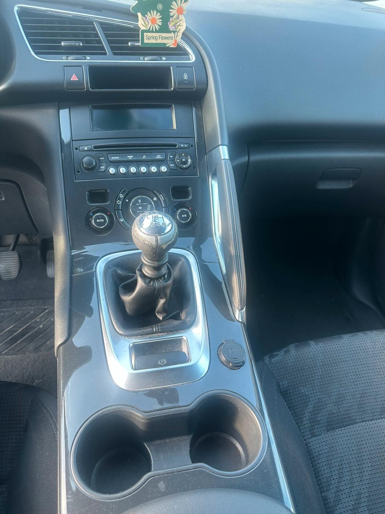 Peugeot 3008 1.6 HDi 110CV cambio robotizzato Premium