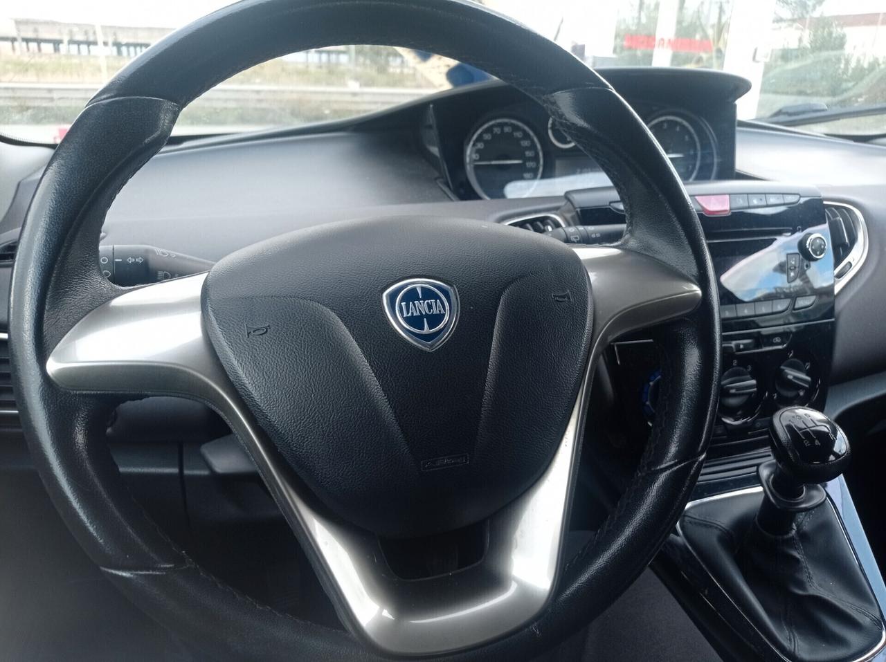 Lancia Ypsilon 1.2 GPL di serie Ecochic 69cv Gold