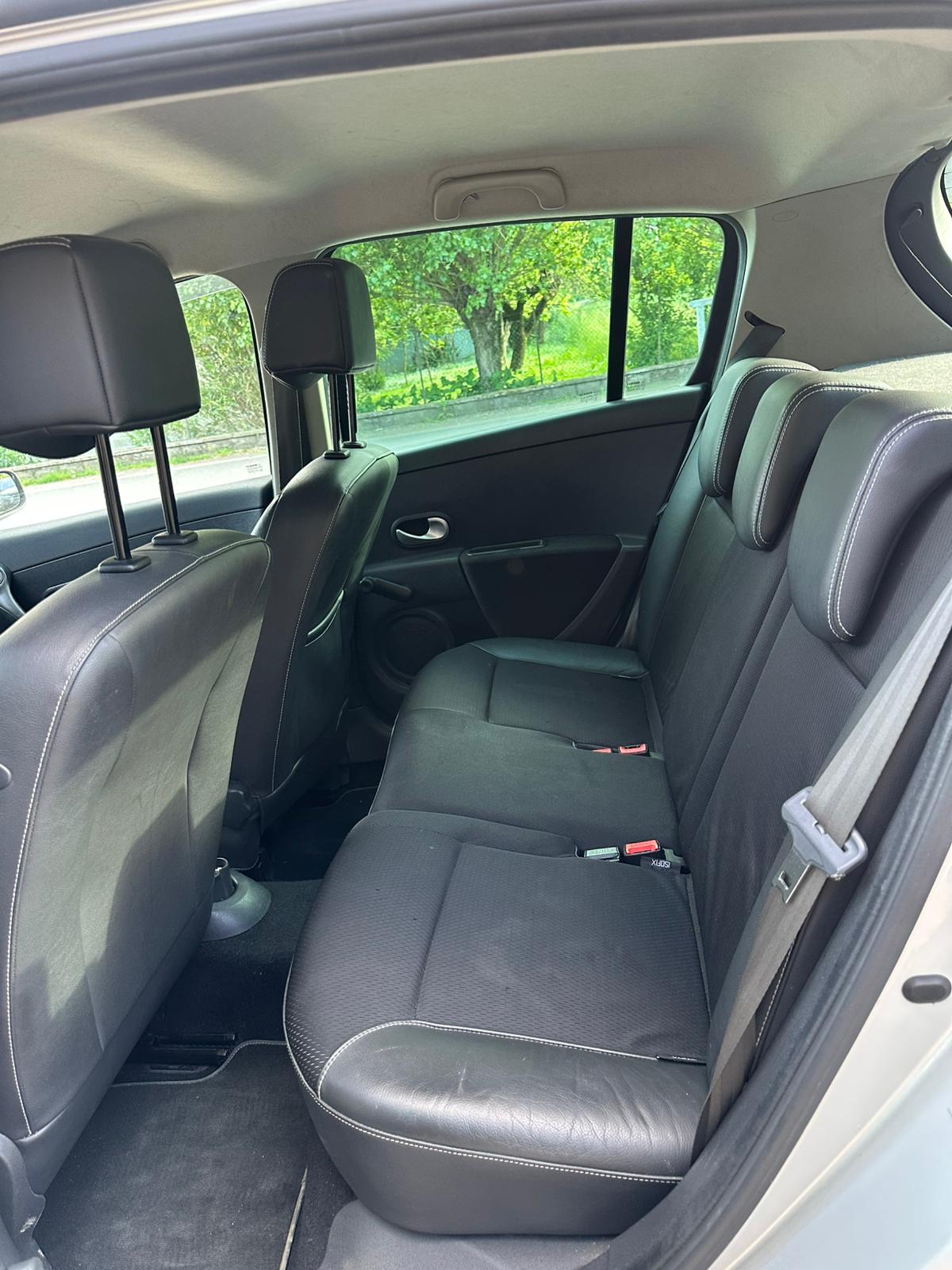 Renault Clio 5 Porte Clio 5p 1.5 dci AUTOMATICO OK NEOPATENTATO