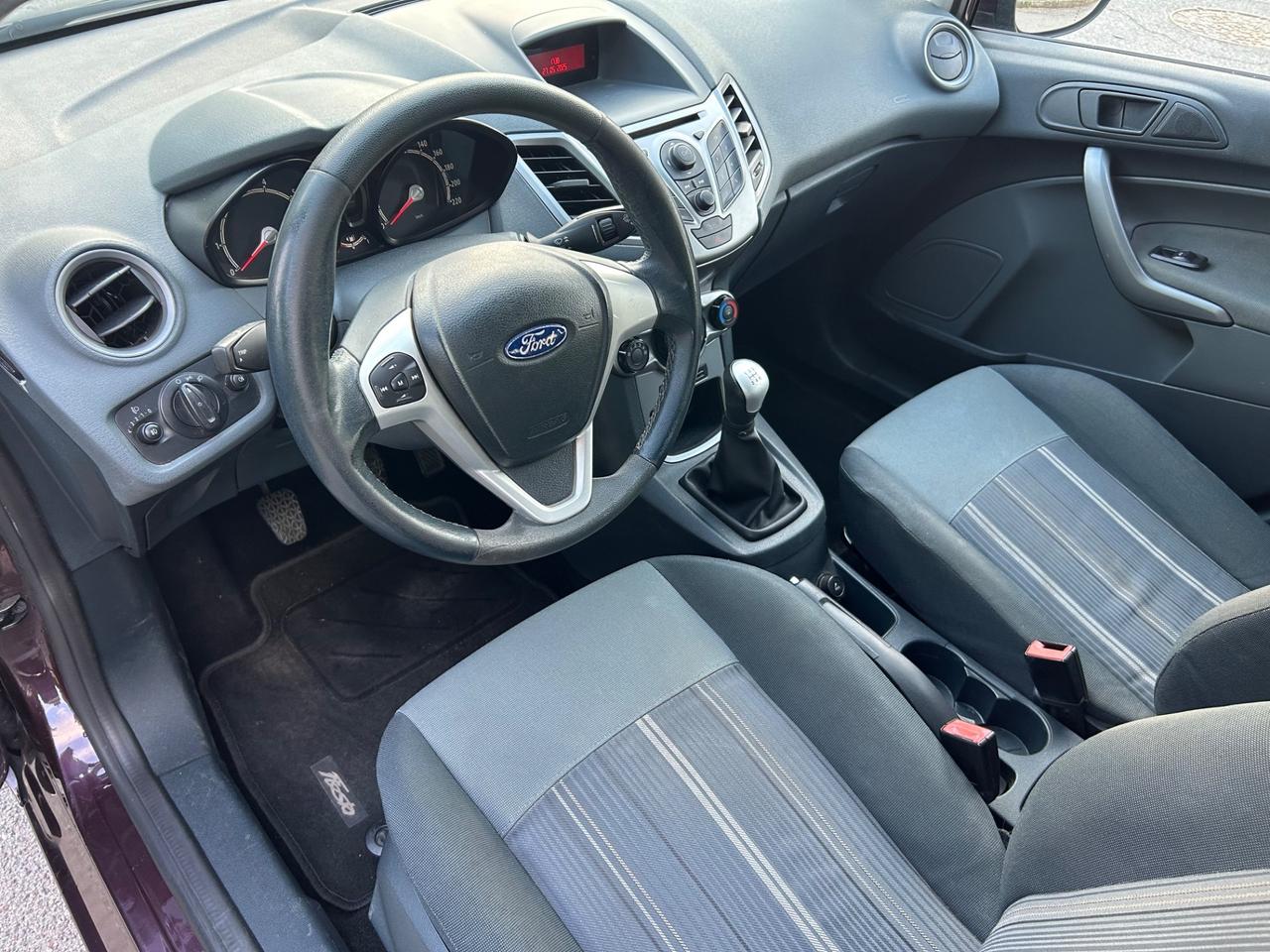 Ford Fiesta 1.2 82 CV 5 porte Titanium * Neo patentati *