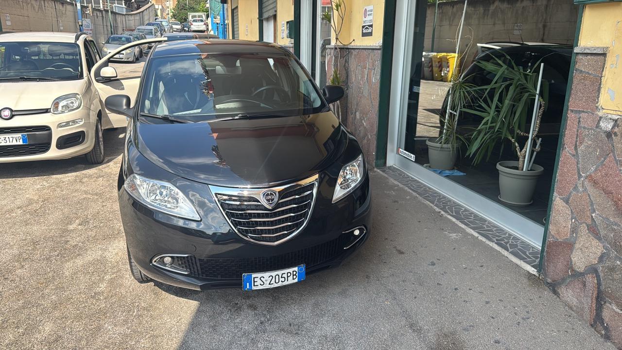 Lancia Ypsilon 1.2 69 CV 5 porte S&S Gold