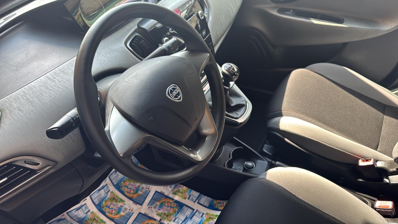 Lancia Ypsilon 1.2 69 CV 5 porte S&S Gold