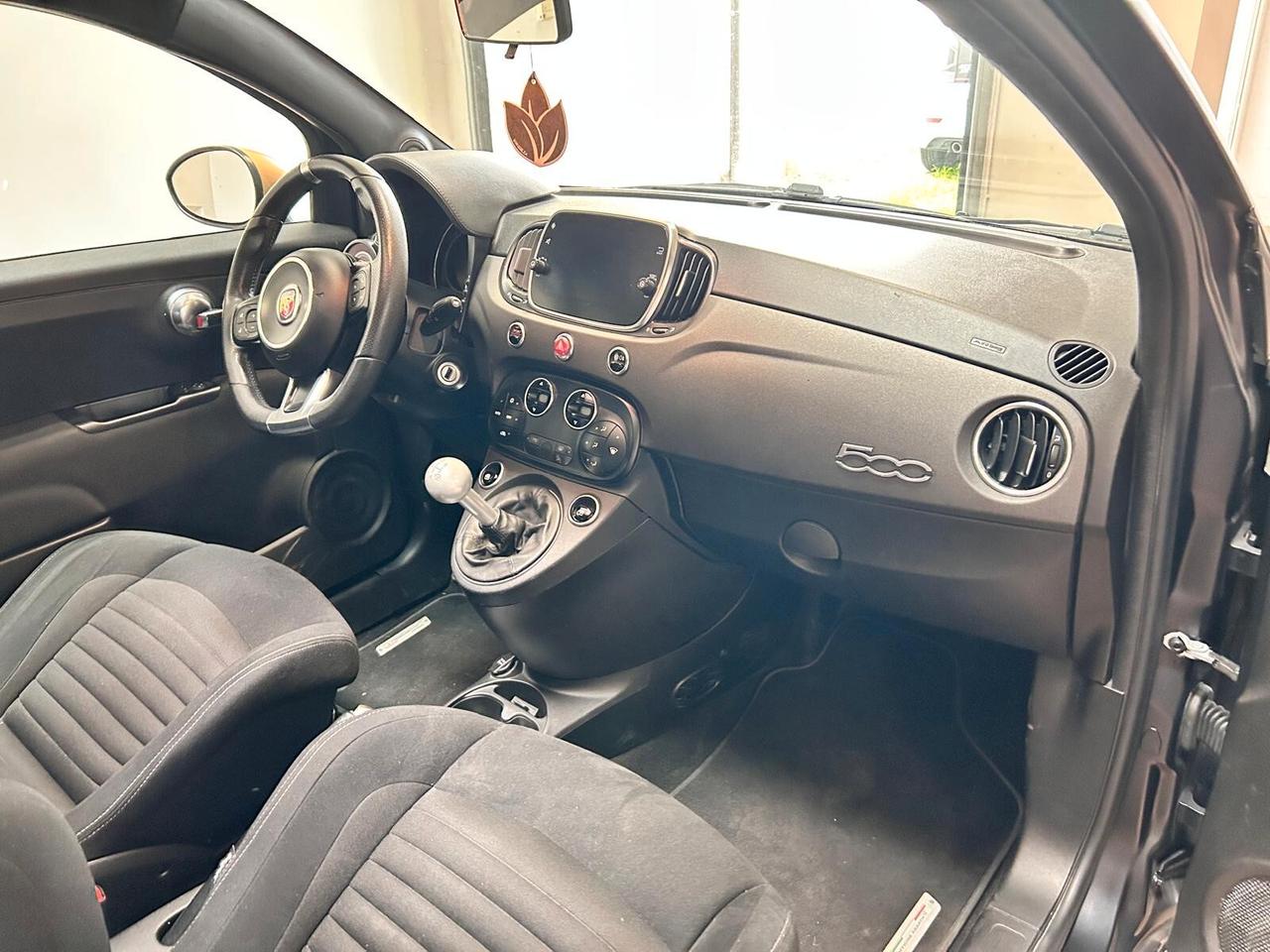 Abarth 595 1.4 Turbo T-Jet 165 CV Scorpioneoro