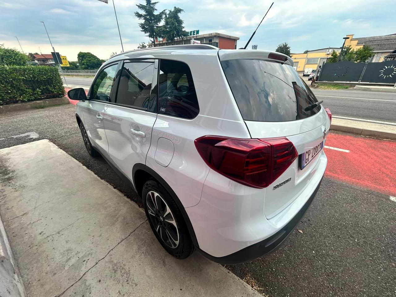 Suzuki Vitara 1.4 Hybrid Top