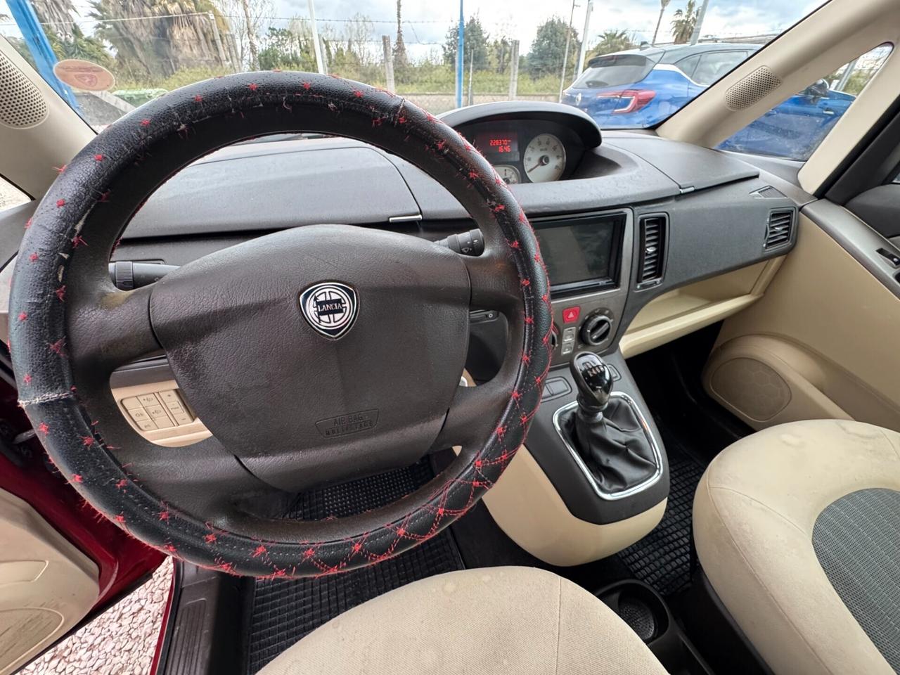 Lancia MUSA 1400 GPL 2006