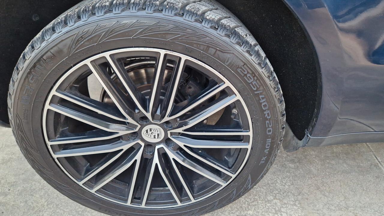 Porsche Macan 2.0-245 cv PDK -2020