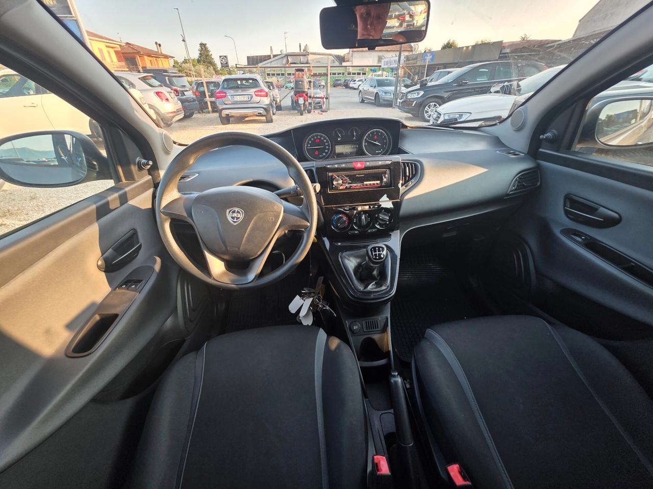 Lancia Ypsilon 1.2 69 CV 5 porte Silver