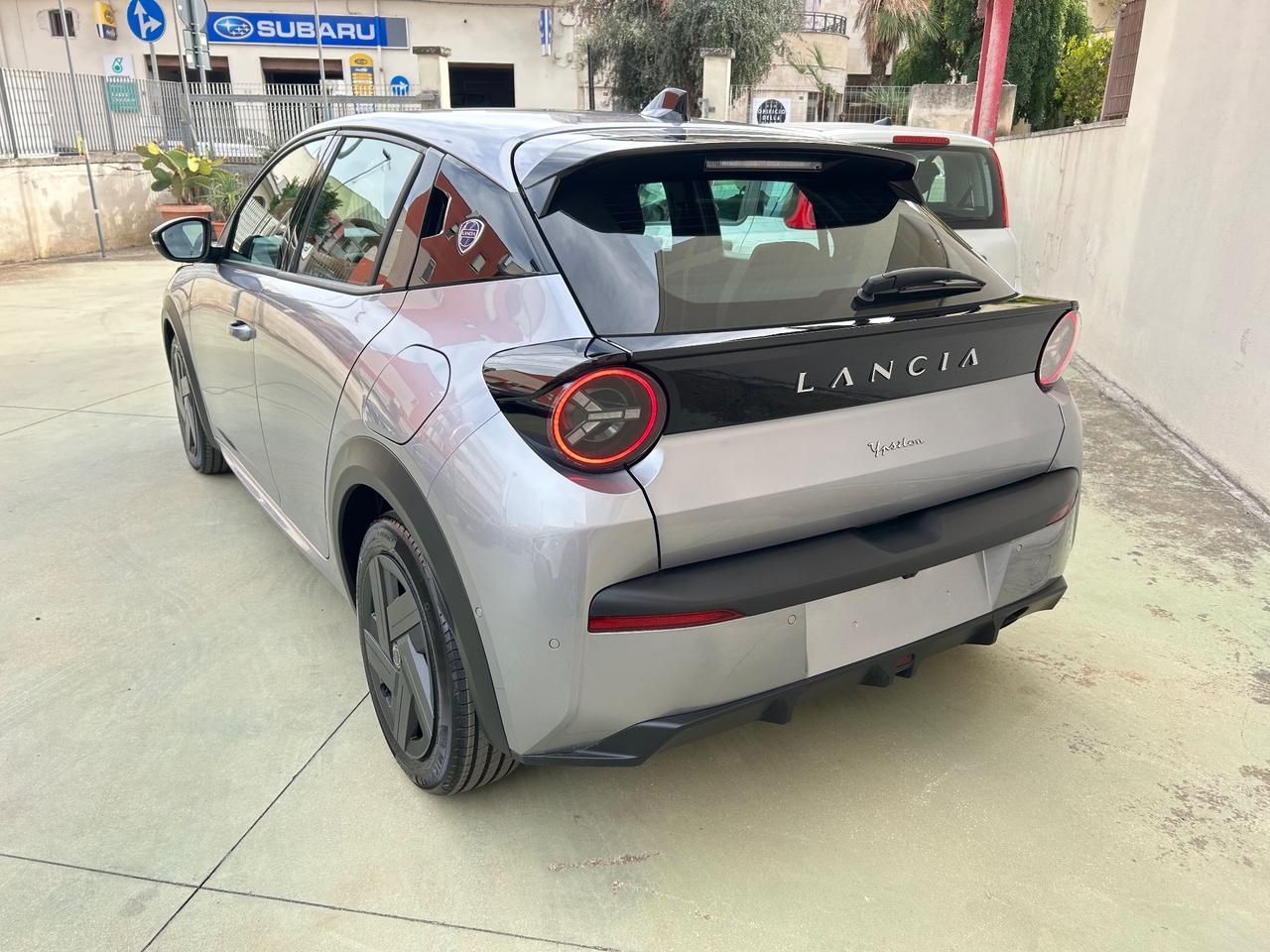 Lancia Ypsilon Hybrid e-DCT