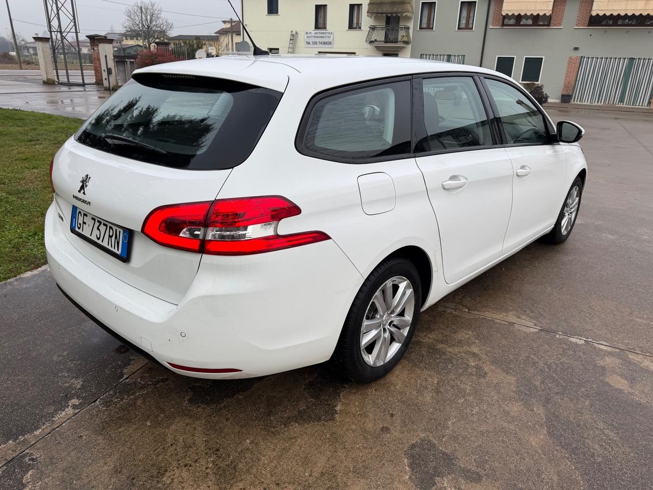 Peugeot 308 BlueHDi 130 S&S SW Allure