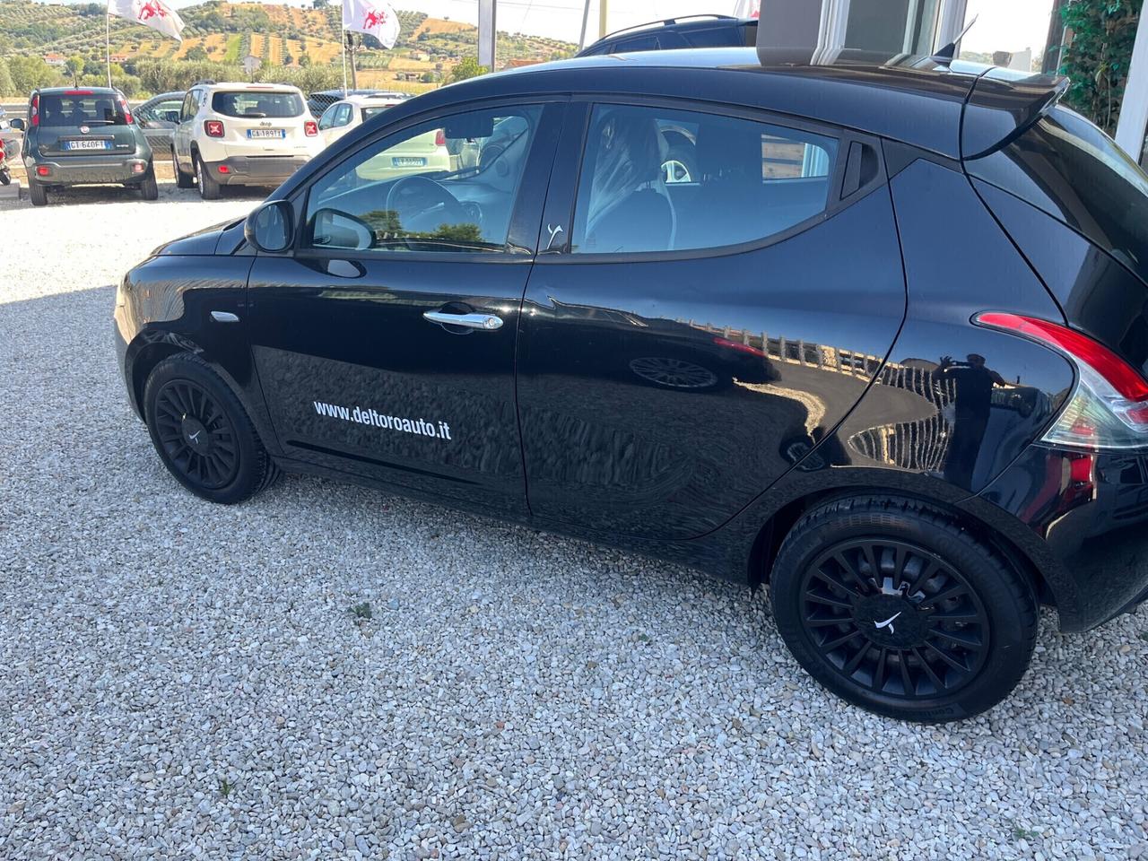 Lancia Ypsilon 1.2 69 CV 5 porte -Gold-