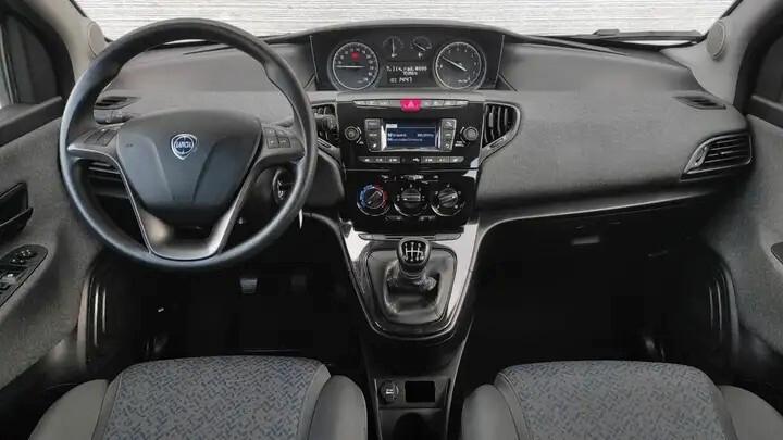 Lancia Ypsilon 1.0 FireFly 5 porte S&S Hybrid Silver Plus